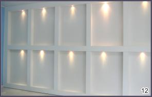 prateleiras com nichos iluminados